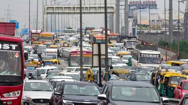 Heavy Rain lashes Delhi Heavy Rain lashes Delhi