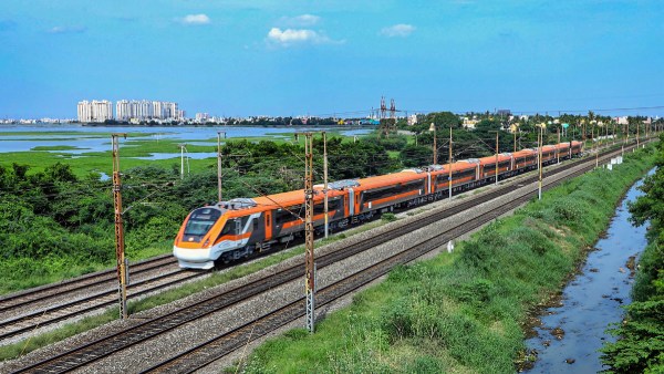 pune-new delhi vande bharat sleeper train pune-new delhi vande bharat sleeper train