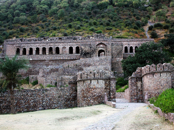 10 Destinations for Travel with Friends