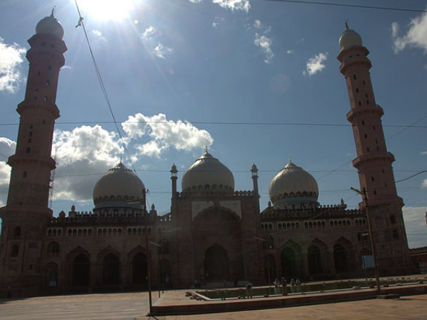 Taj-ul Masjid