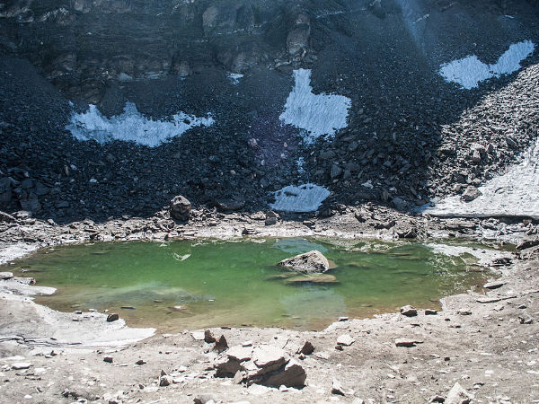 Roopkund lake