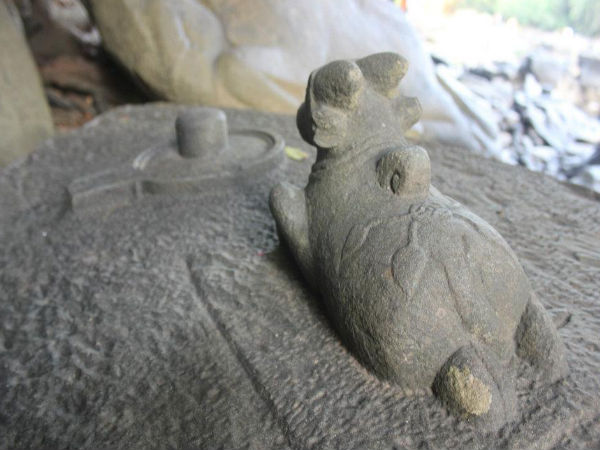 Idol of nandi