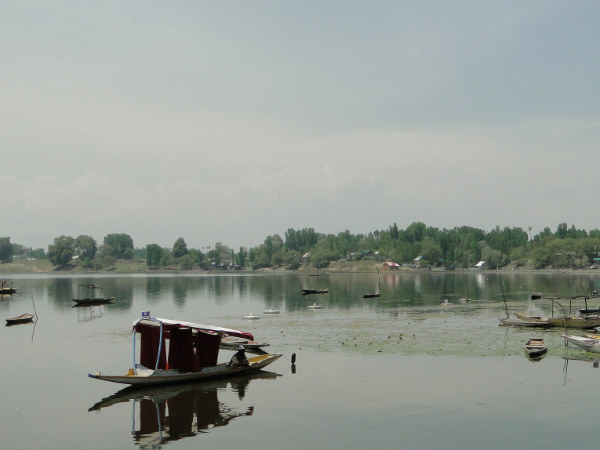  Manasbal Lake in Kashmir 