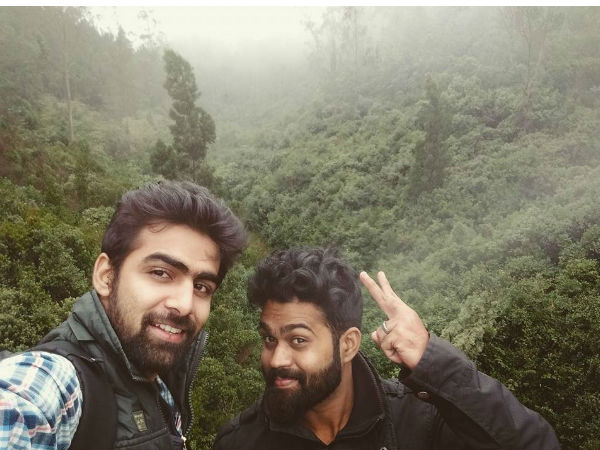 Tourists at Tiger hills Tourists at Tiger hills