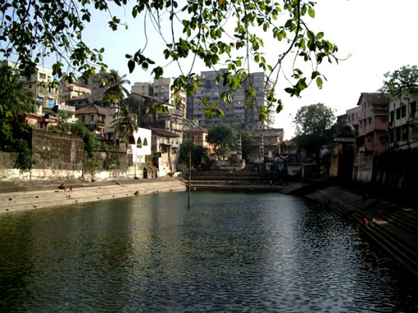Picnicking at the Hanging Gardens!