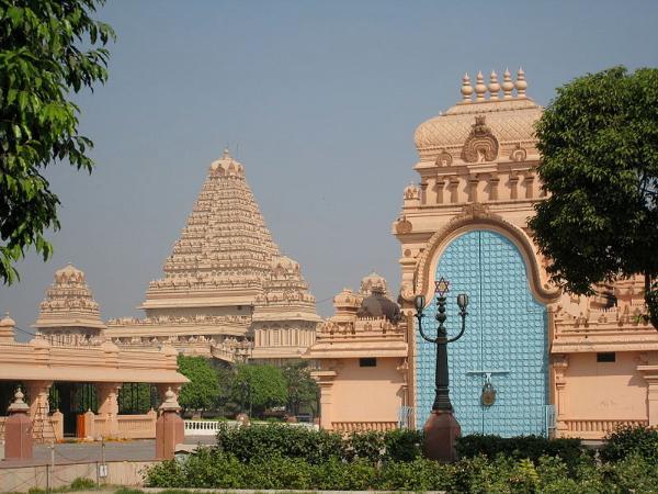 Chhatarpur Temple in Delhi
