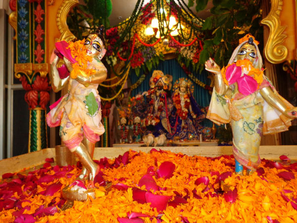 dwarkadish temple in gujarat