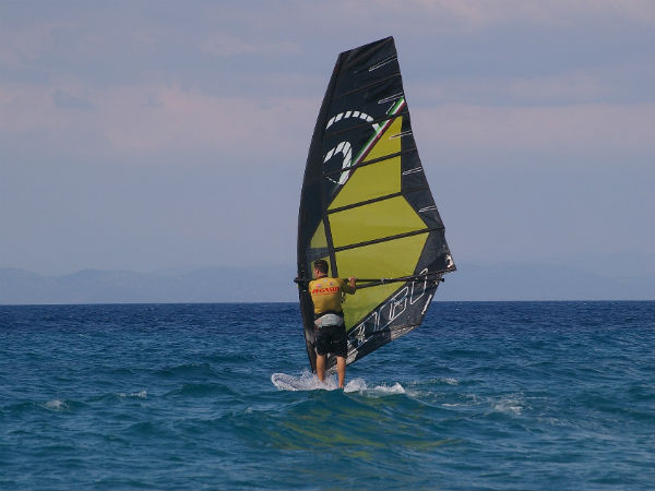 wind surfing 