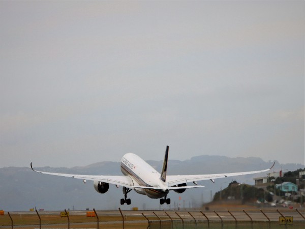 Hollongi airport