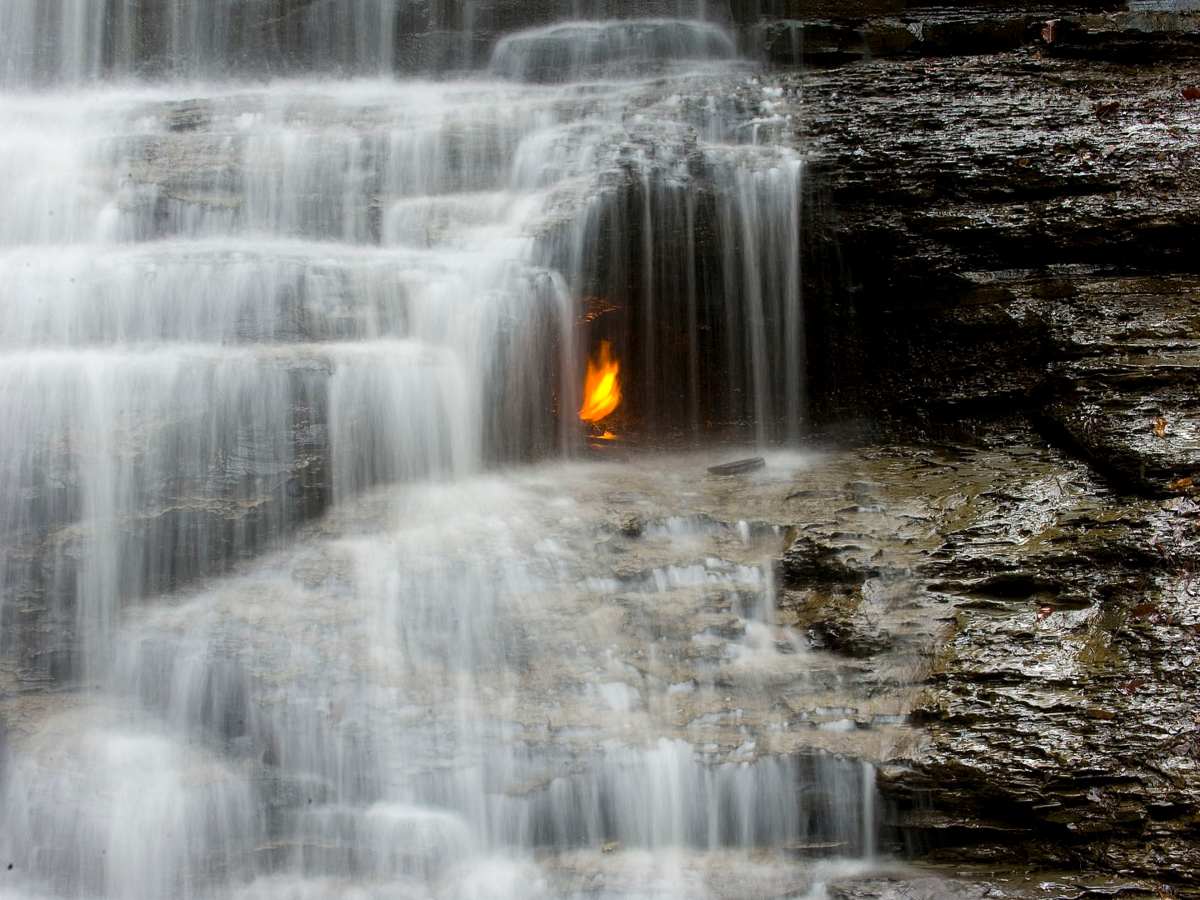 eternal-flame-falls-new-york1-1676968600.jpg -Properties