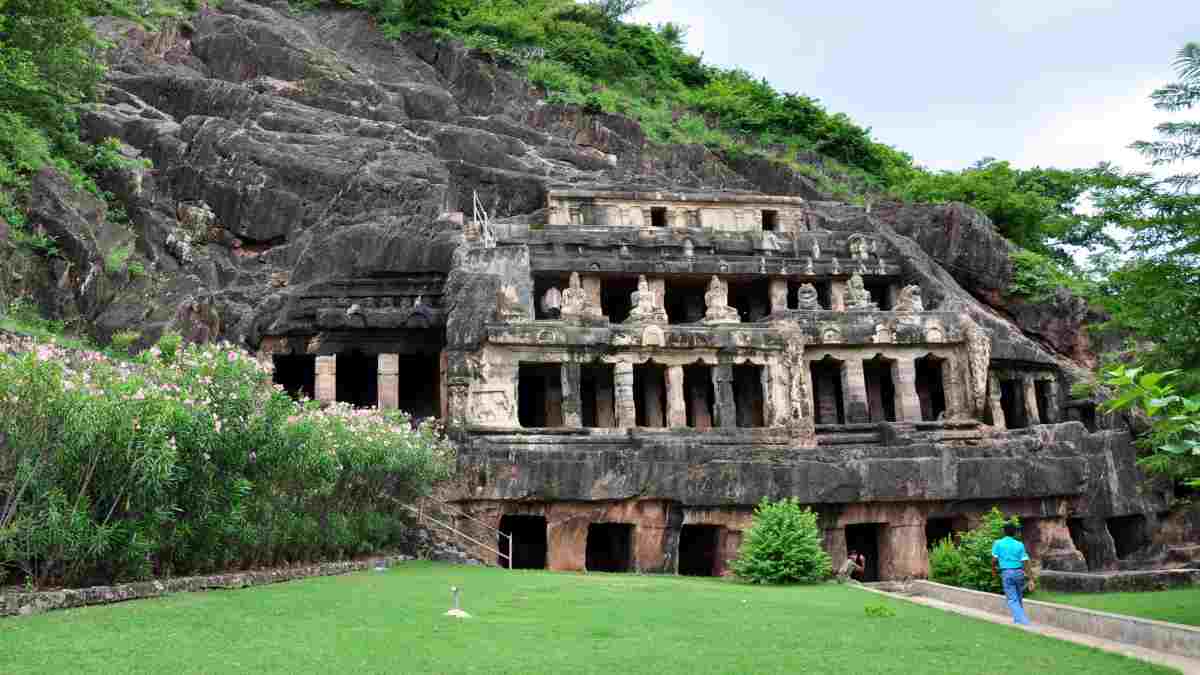 Undavalli Caves 