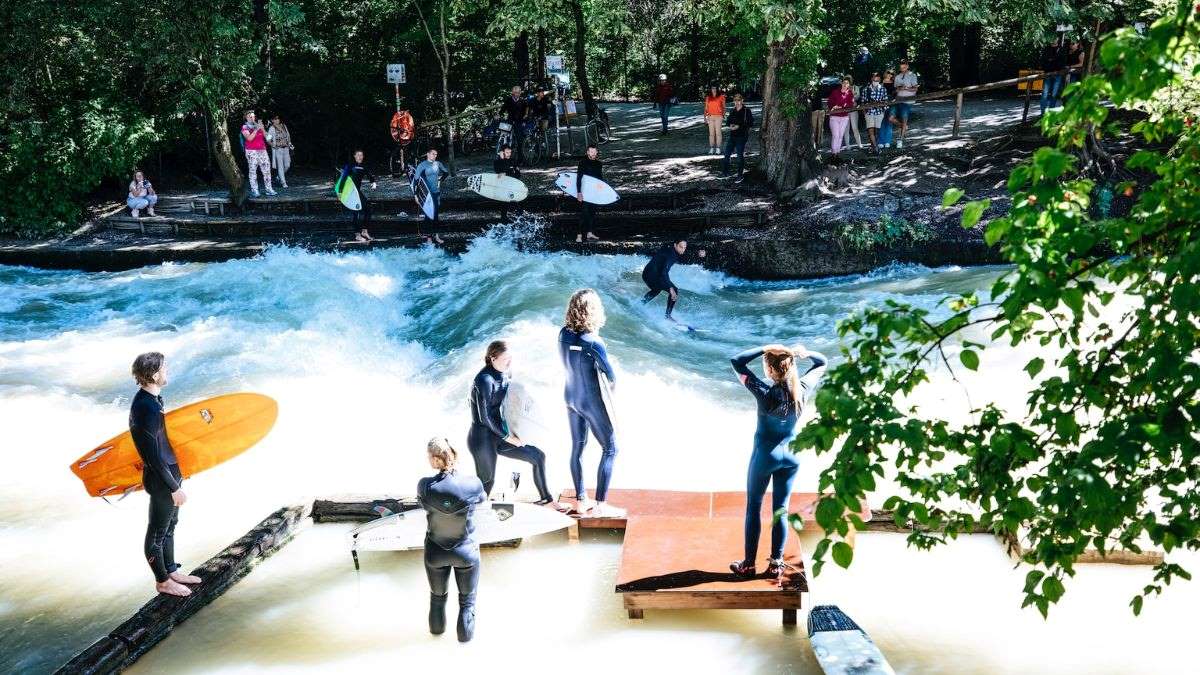  Eisbach Ice River Waves in Munich