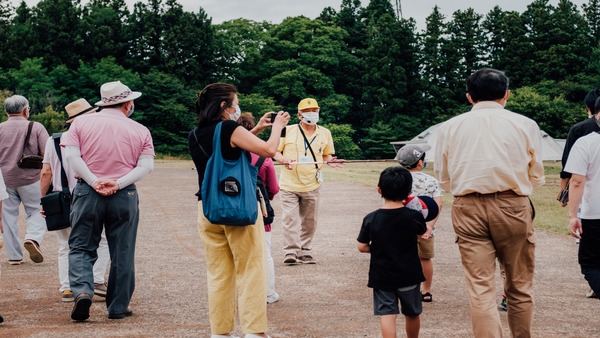 Comparing DIY and Guided Tour