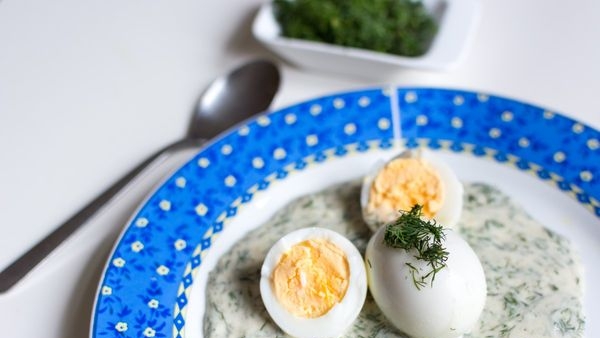 Refreshing Grune Sosse served over boiled eggs and potatoes