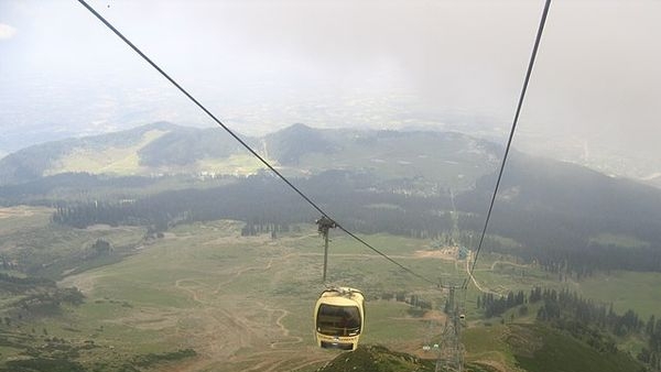 Thrilling Gondola ride in Gulmarg Thrilling Gondola ride in Gulmarg