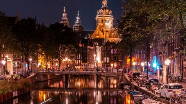 Top Nations Famous for Their Nightlife Top Nations Famous for Their Nightlife