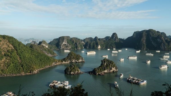 Vietnams Iconic Kissing Rocks Face the Threat of Collapse Vietnams Iconic Kissing Rocks Face the Threat of Collapse