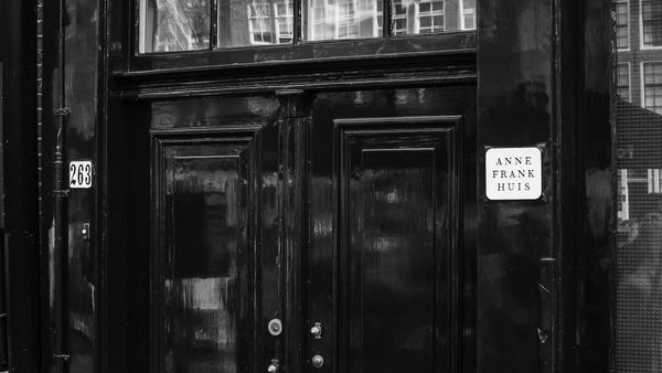 A descriptive view of the Anne Frank House museum in Amsterdam