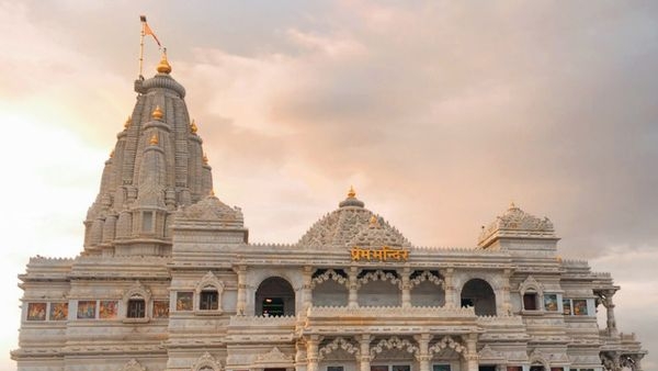 Alt image depicting the intricate designs and carvings of Prem Mandirs architecture Alt image depicting the intricate designs and carvings of Prem Mandirs architecture