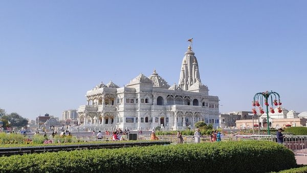 An alt image of the grand entrance to Prem Mandir An alt image of the grand entrance to Prem Mandir