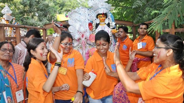 Emotional yet charming Visarjan ceremony - the final ritual of Durga Puja Emotional yet charming Visarjan ceremony - the final ritual of Durga Puja