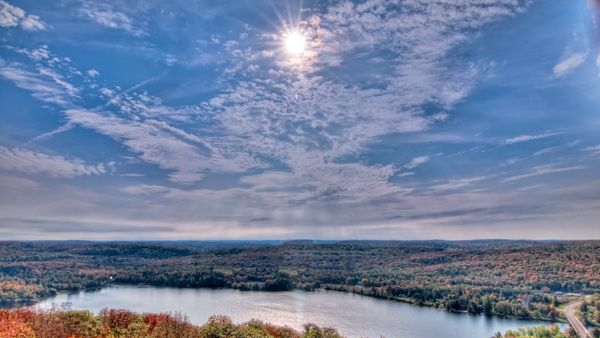 Picture showcasing the breathtaking autumn colours in Algonquin Provincial Park Picture showcasing the breathtaking autumn colours in Algonquin Provincial Park