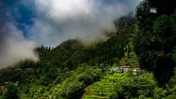 Scenic landscapes and tourist spots of Darjeeling Scenic landscapes and tourist spots of Darjeeling