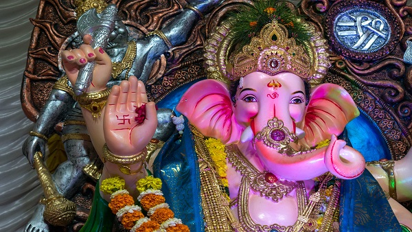Trending Surat Ganesh Pandal Trending Surat Ganesh Pandal