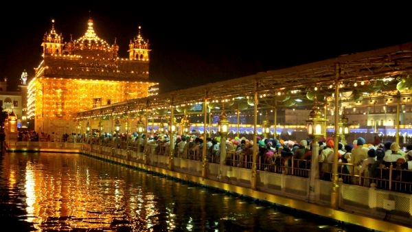Golden Temple Celebrates Bandi Chhor Divas and Diwali 2023