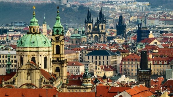 A mesmerizing autumn view from Prague Castle