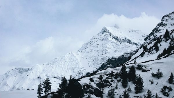 Beautifully adorned mountains of Himachal Pradesh during winter Beautifully adorned mountains of Himachal Pradesh during winter