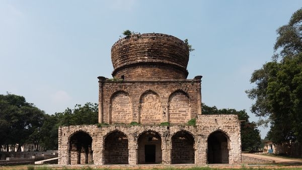 Entrance to Qutub Shahi Tombs displaying impressive architecture Entrance to Qutub Shahi Tombs displaying impressive architecture