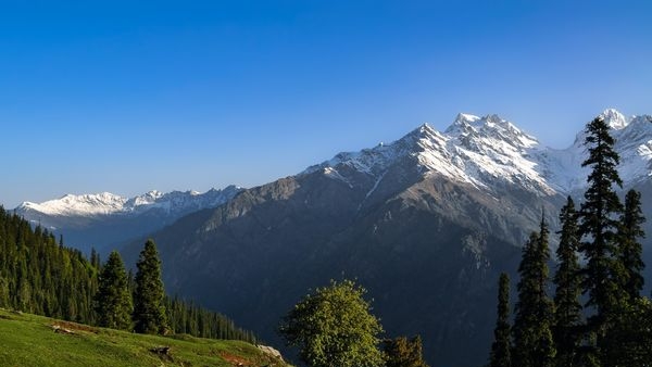Snow wrapped Kasol landscapes in winter Snow wrapped Kasol landscapes in winter