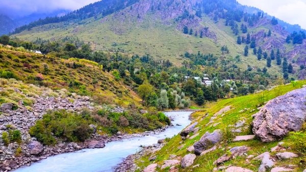 Betaab Valley in Kashmir Betaab Valley in Kashmir