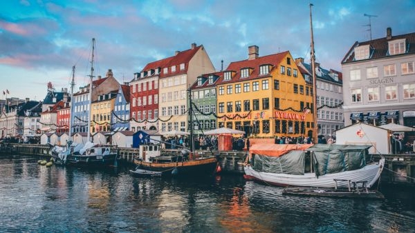 Worlds 9 Most Peaceful Countries Worlds 9 Most Peaceful Countries