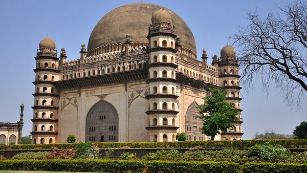 Gol Gumbaz exterior view Gol Gumbaz exterior view
