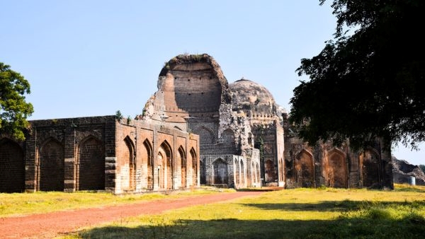 Who Broke Bahmani Tombs in Karnataka