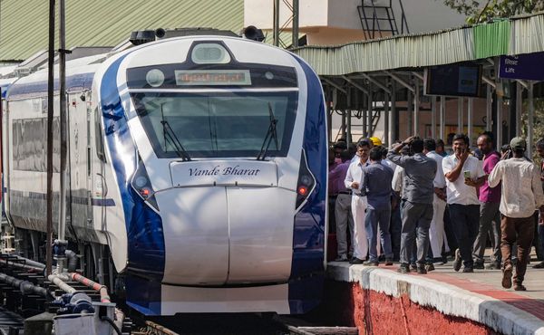 Vande Bharat and Amrit Bharat Train Routes Vande Bharat and Amrit Bharat Train Routes