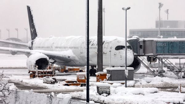 Munich airport snowstorm Munich airport snowstorm