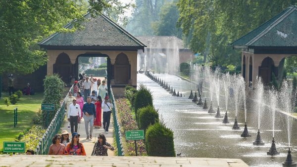 Shalimar Bagh: A Famous Mughal Garden Shalimar Bagh: A Famous Mughal Garden