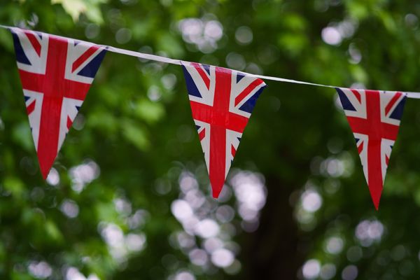 Tourist Visa Holders Working in the UK Tourist Visa Holders Working in the UK