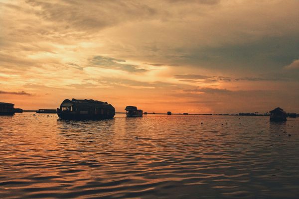 Traditional Houseboats in Padanna