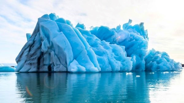 The Worlds Largest Icebergs The Worlds Largest Icebergs