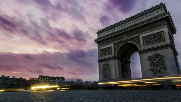 Champs- lys es and Arc de Triomphe Champs- lys es and Arc de Triomphe