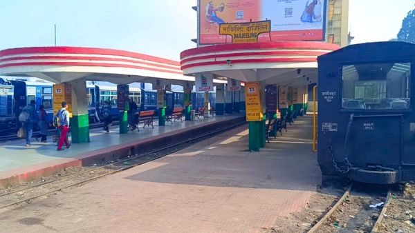 Tourists Choose Darjeeling as a Refuge