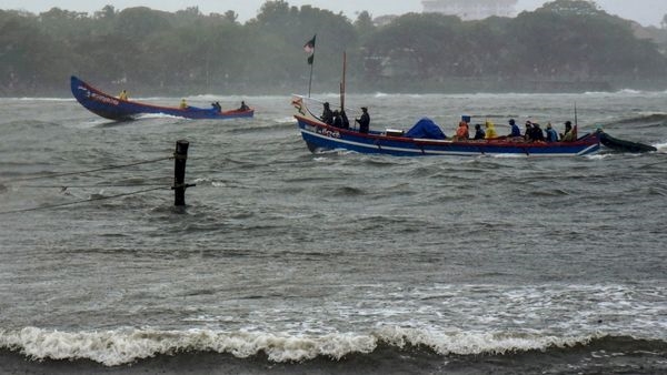 Coastal Alert for Kerala and Tamil Nadu Coastal Alert for Kerala and Tamil Nadu