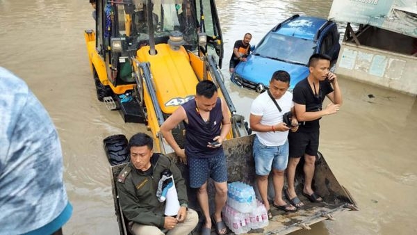 Floods in Assam Six Dead Floods in Assam Six Dead