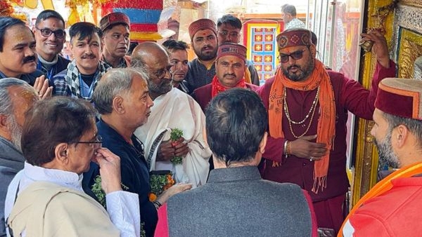 Megastar Rajinikanth Visited Kedarnath and Badrinath Megastar Rajinikanth Visited Kedarnath and Badrinath