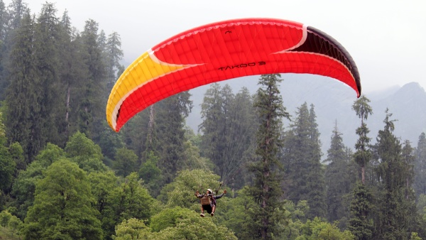 Paragliding in Manali