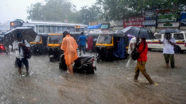 Heavy Rains Disrupt Mumbai Heavy Rains Disrupt Mumbai